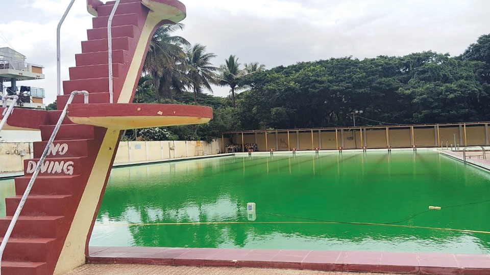 UoM swimming pool in troubled waters