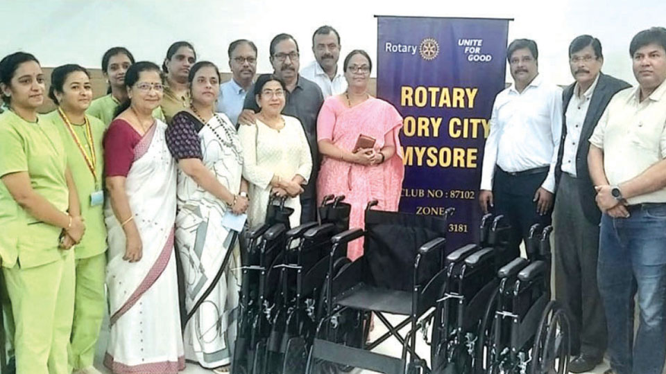 Rotary Ivory City donates wheel chairs to District Hospital