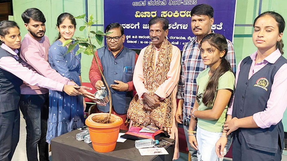 Folklore arts sidelined in Dasara, says UoM Prasaranga Director