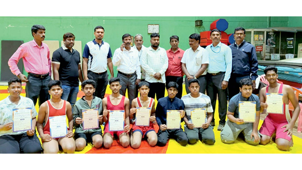 Al-Kareem School wins prizes in Wrestling Tournament