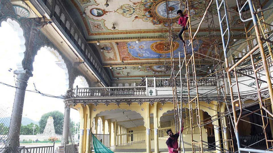 Palace preps for Navarathri glow