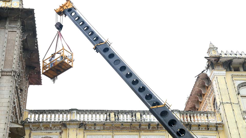 Photo, video documentation to restore damaged Palace roof