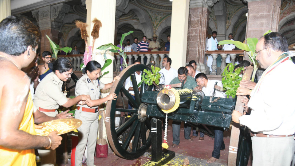 Puja performed to Palace Cannons
