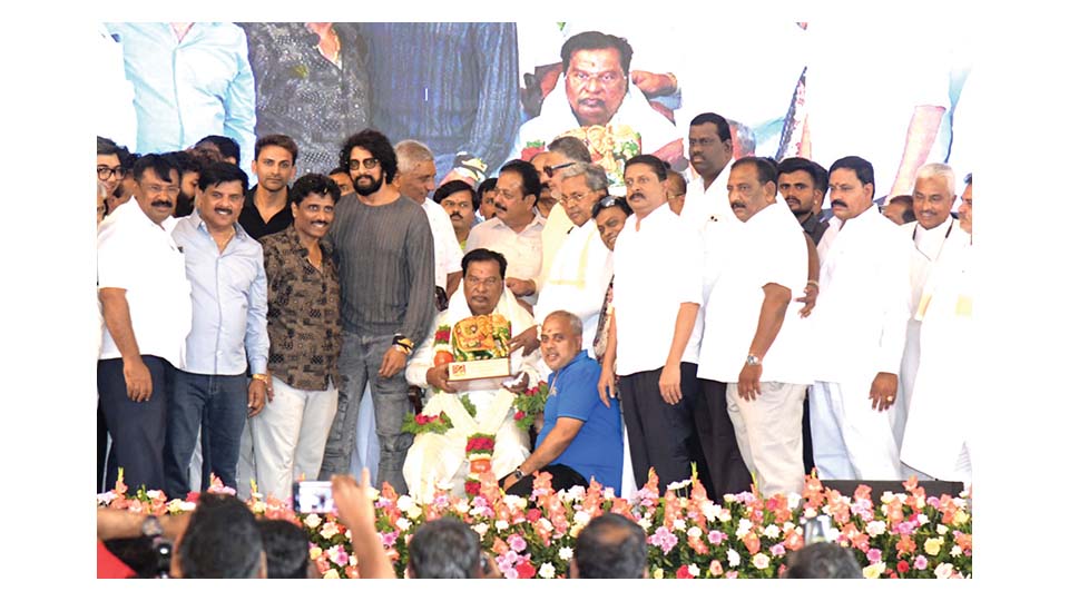 Ex-MLC Sandesh Nagaraj showered with praises on his 80th birthday