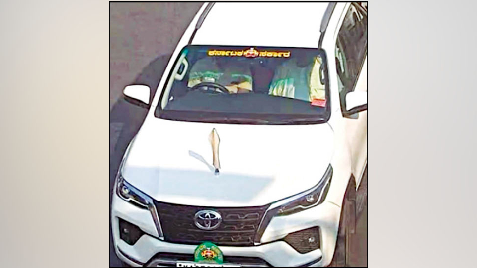 CM’s car breaks rules while Govt. enforces them