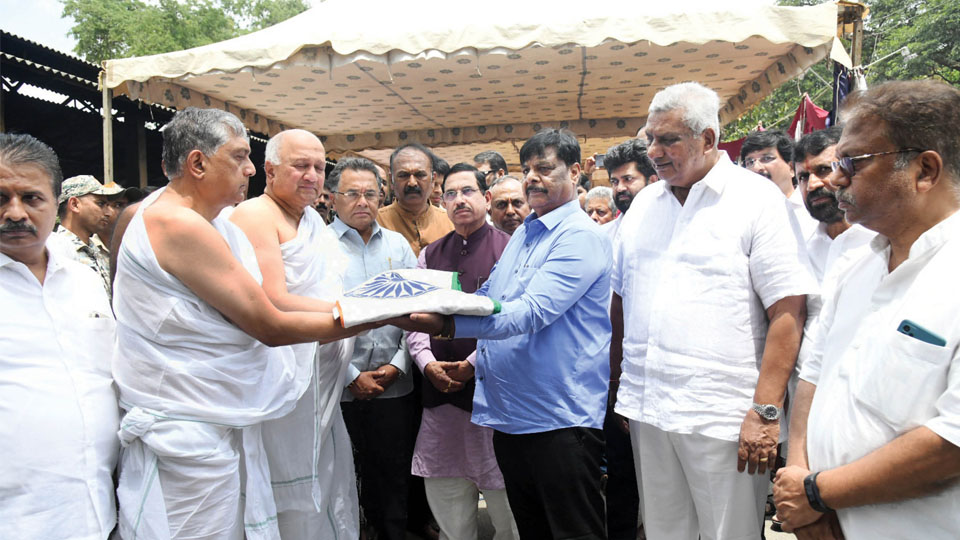 Dr. Bhyrappa cremated with full State honours