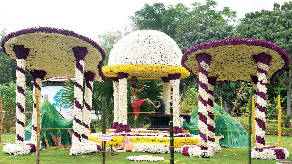 Bedara Kannappa star attraction at Lingambudhi Botanical Garden
