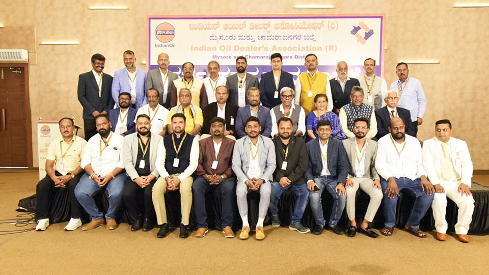 Office-bearers of Indian Oil Dealers Association
