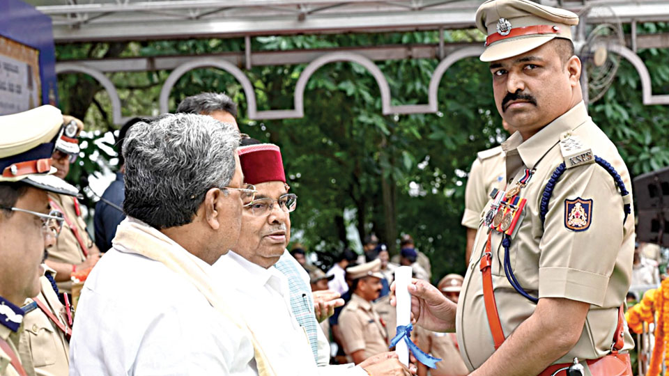 Police Officers honoured with coveted President’s Medal