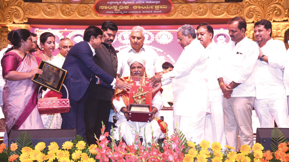 ‘Rajya Sangeetha Vidwan’ award conferred on Pt. M. Venkatesh Kumar