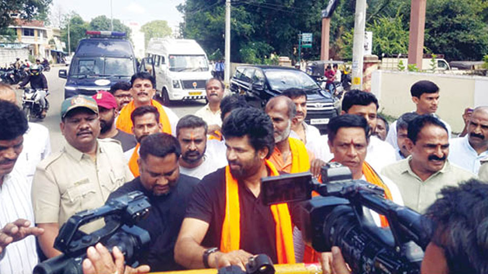 Remarks on Kannada culture: Simha seeks apology from Banu Mushtaq