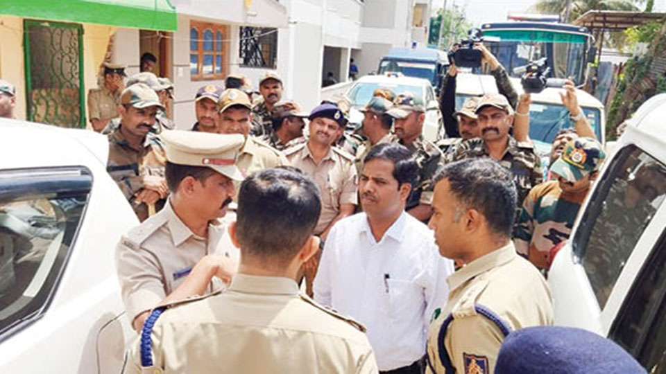 Maddur Bandh near total: Normal life hit