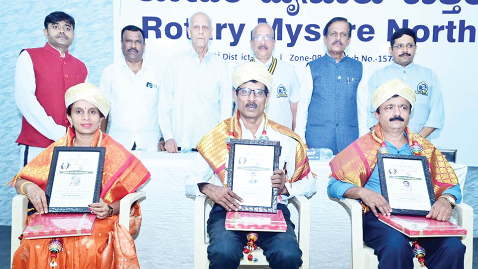 ‘Rotary Adarsha Shikshaka’ awards presented to teachers