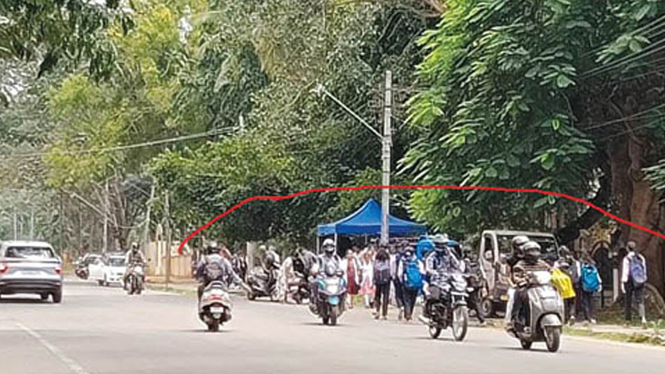 Encroachment and traffic issues near CFTRI School