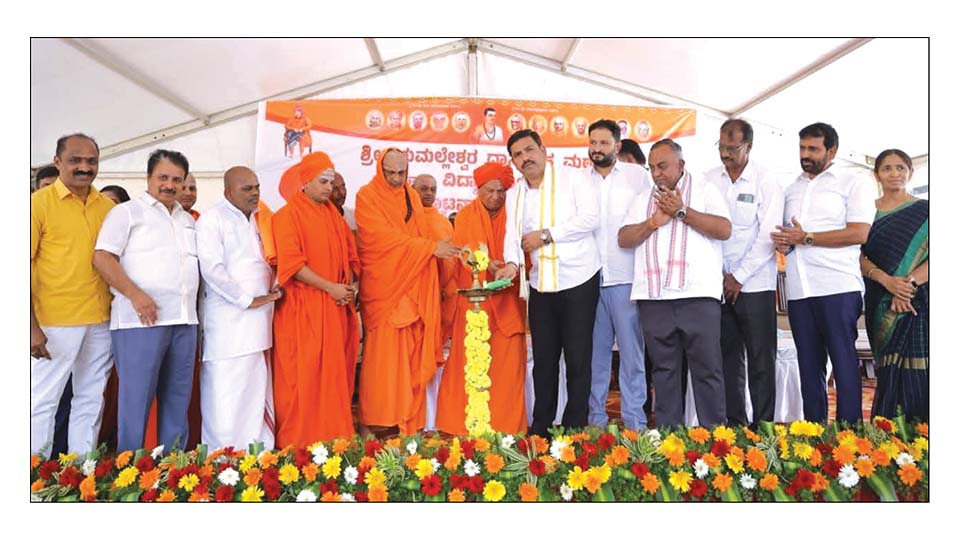 Deliberate bid to divide Hindu faith: Vijayendra