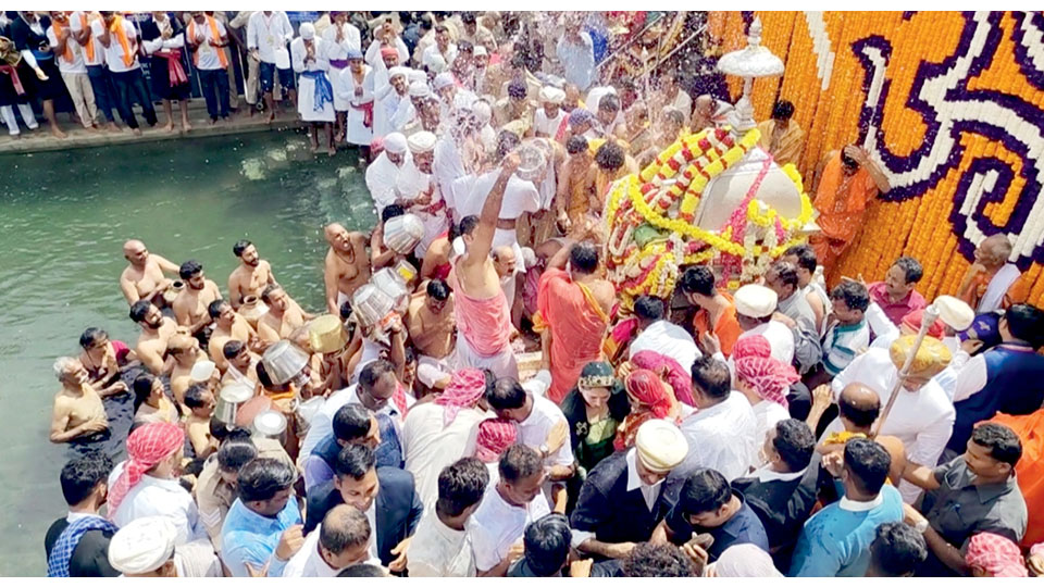 Thousands witness ‘Cauvery Theerthodbhava’