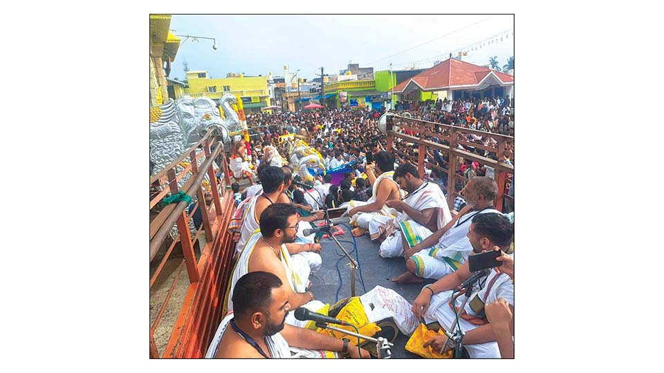 Dasara-2024 row: Year on, priests await Rs. 50,000 honorarium