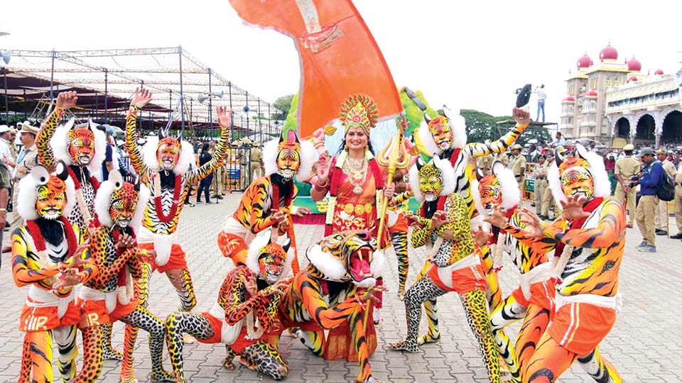 Dasara procession: Prizes declared for art troupes