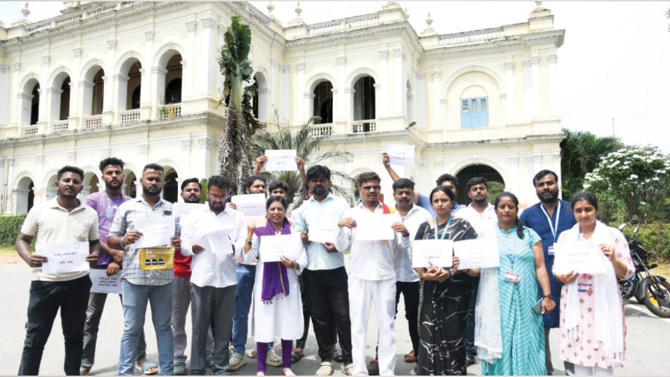 Foundation stages protest demanding death penalty