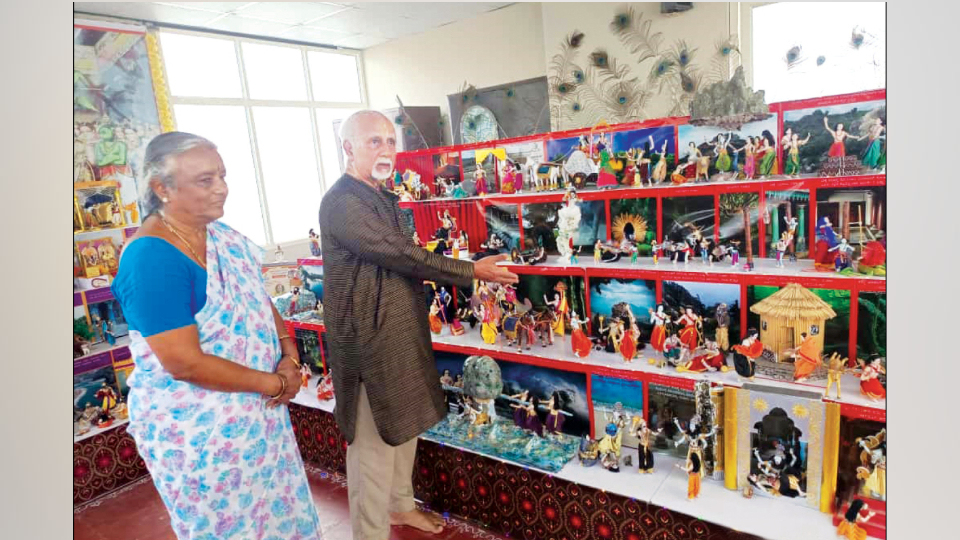 Handmade Paper Pulp Doll Show