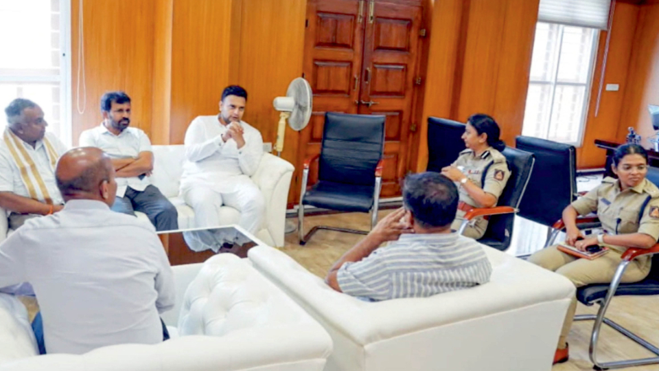 Minor girl’s murder: MP Yaduveer holds meeting with City Top Cop, DCPs