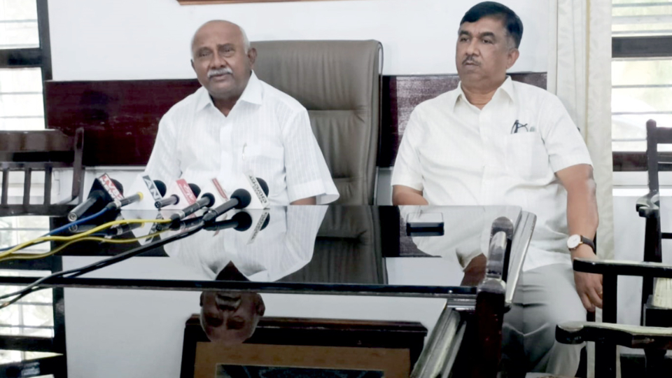 Unveil Devaraj Urs’ statue at DC Office in Mysuru on Nov. 1