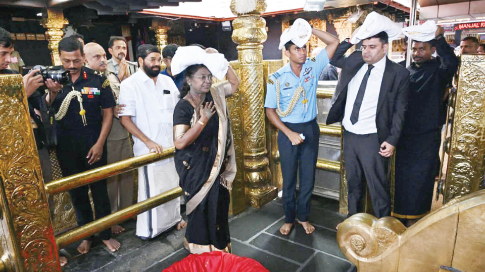 President Murmu offers prayers at Sabarimala