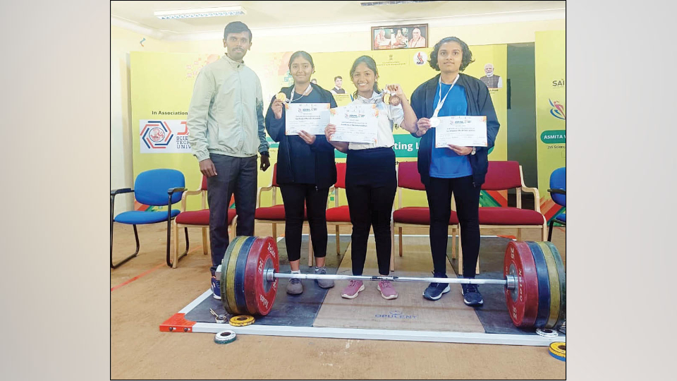 Seshadripuram girls win medals in weightlifting