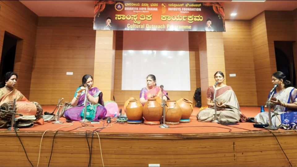 Vidu. Sukanya Ramgopal and team present ‘Sthree Thaal Tharang’ at BVB Mysuru