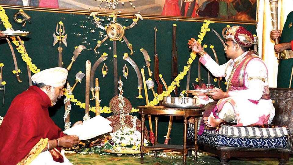 Yaduveer performs Ayudha Puja