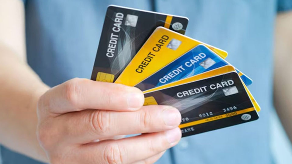 Using Credit Card Loans for Travel: Smart or Risky?