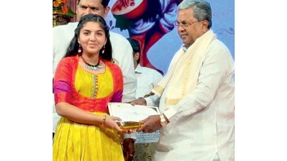 Wins prize in Gamaka singing