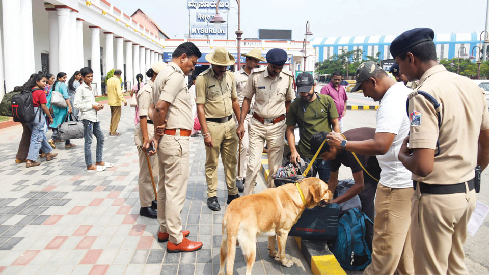 Echo of Delhi blast: High Alert