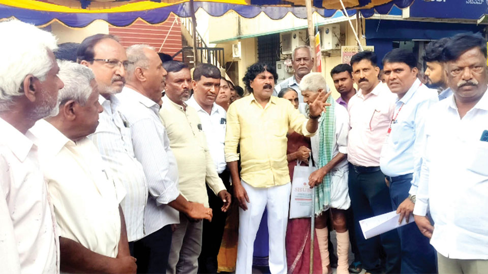 Scam worth crores at Saragur Post Office