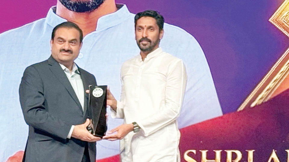 City sculptor Arun Yogiraj gets Bharatiya Sanskriti Kala Puraskar