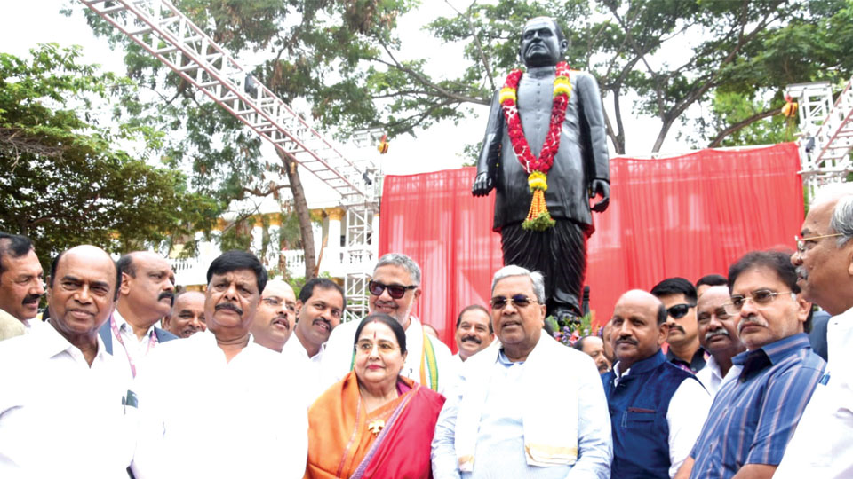Statue of former CM D. Devaraj Urs unveiled after a long delay