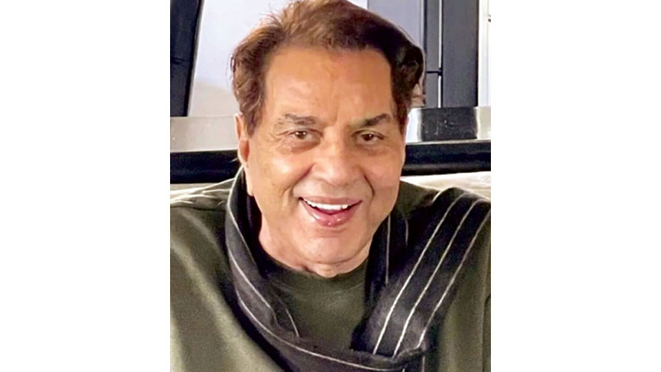 Legendary actor Dharmendra passes away at 89