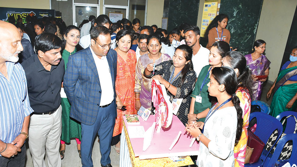 Hundreds take part in Yuvajanothsava