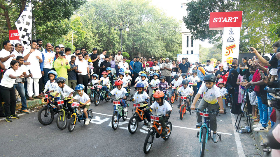 Sansad Khel Mahotsav: 146 kids take part in Cyclothon