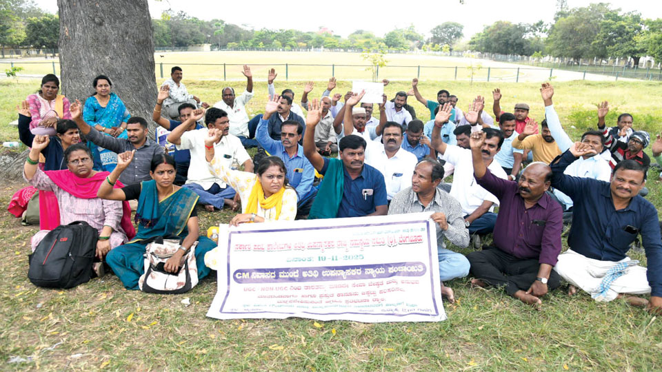 Guest faculty stage protest; bid to lay siege to CM’s house foiled