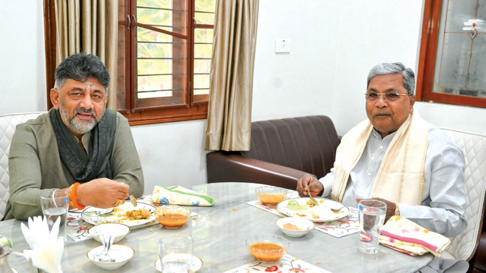 Siddaramaiah-Shivakumar show united front after breakfast meet