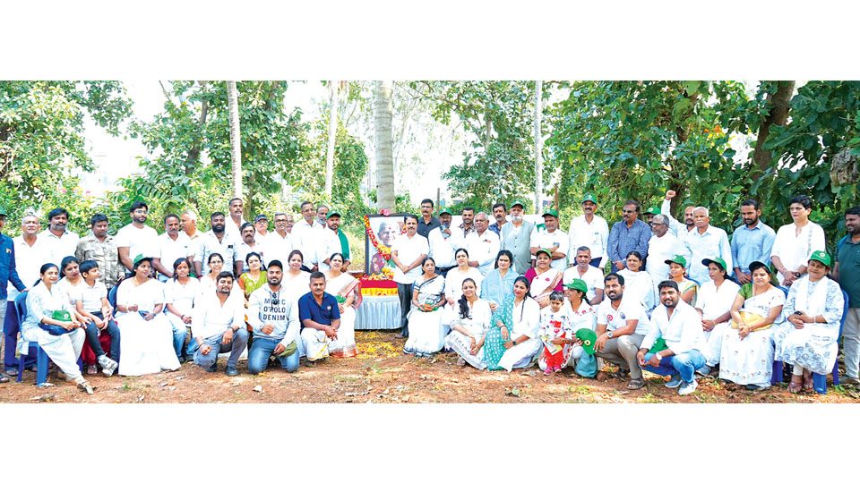 Tribute to Saalumarada Thimmakka with a resolve to grow more trees