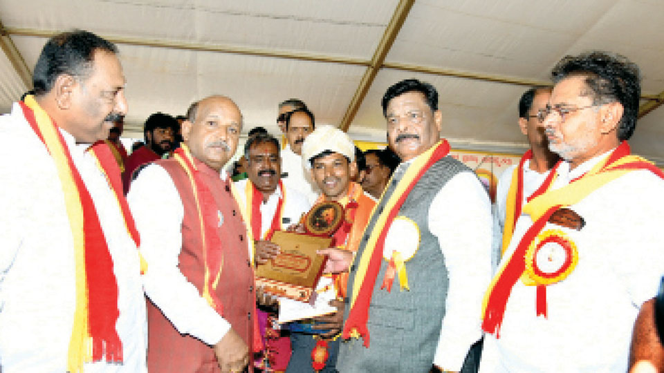Kannada Rajyotsava Awards presented