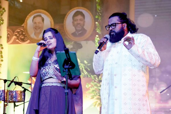 Musical  troupes mesmerise crowd