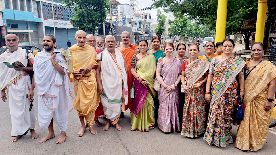 Padayatra marks Hanuma Jayanthi in Mysuru