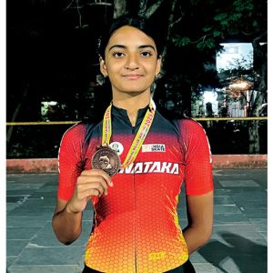 Wins bronze in Roller Skating