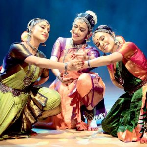 Mother-Daughters trio Rangavidhipraveshika : A historic evening of Bharatanatyam