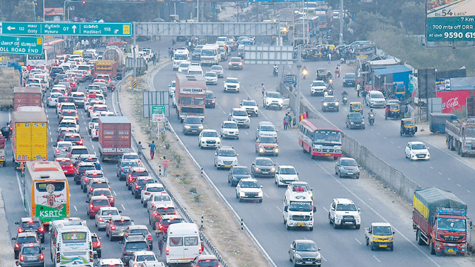 Holiday rush brings traffic to a crawl