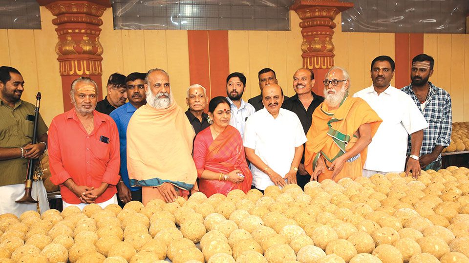 Temple to distribute two lakh laddus to devotees on Jan. 1