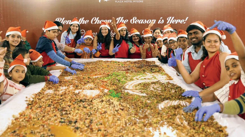 Radisson Blu Hotel holds cake-mixing ceremony ushering in Christmas season